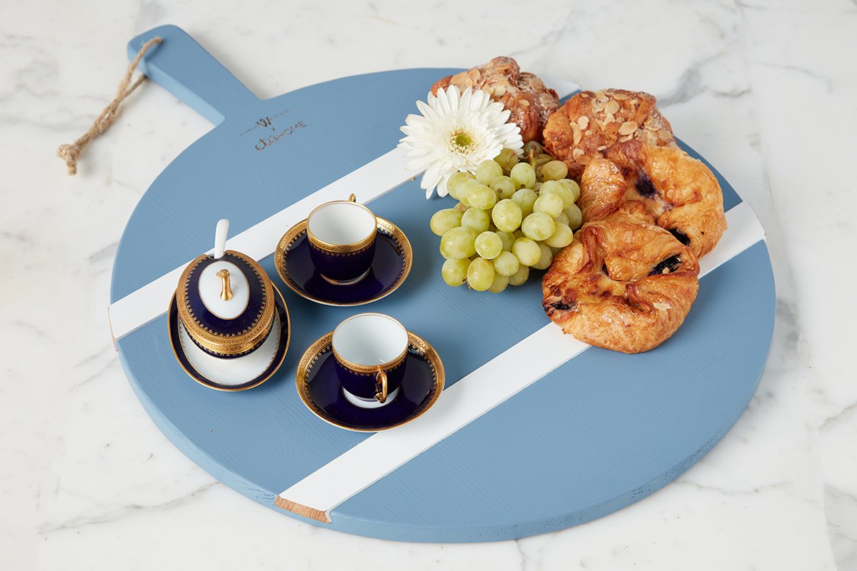 Caitlin Wilson French Blue/White Round Mod Charcuterie Board